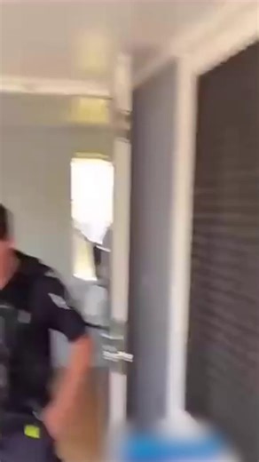 38K views · 261 reactions | 郎 Un Français insulte la police en Australie avant de finir en garde à vue ! | Le Tribunal Du Net TV | Facebook