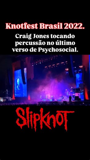 Slipknot - Vídeos on Instagram: "Craig Jones ingressou no Slipknot em 1996, substituindo Donnie Steele, guitarrista original da banda. Pouco tempo depois, 133MHz deixou a função de guitarrista para assumir o sampler, abrindo espaço para a entrada de Mick Thomson. Craig permaneceu no Slipknot até maio de 2023, com a sua saída sendo anunciada no início de junho na estreia da tour europeia. Embora não haja uma confirmação oficial, o contexto e as informações que temos dão conta que a saída de Craig
