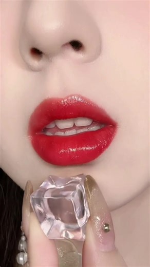 Long-Lasting Lipstick That Stays Put While Eating