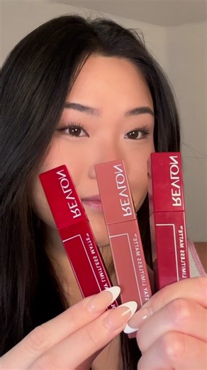 I usually don’t go for liquid lipsticks but the ColorStay Limitless Matte from @revlon is one of the comfiest liquid lipsticks I’ve tried that lasts all day! I’m wearing shades Poster Child, Dream Job, and Top Talent. Shop now @Amazon #revlonpartner