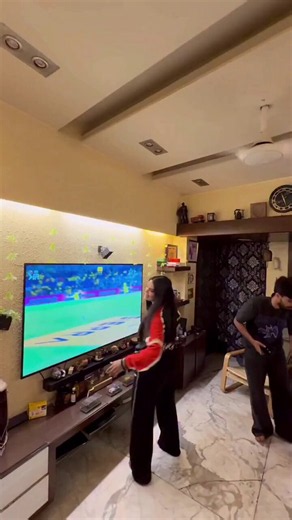 After this video, Shreyas Iyers career nose dived like Rahul Gandhi post 2014. No one can revive it now.