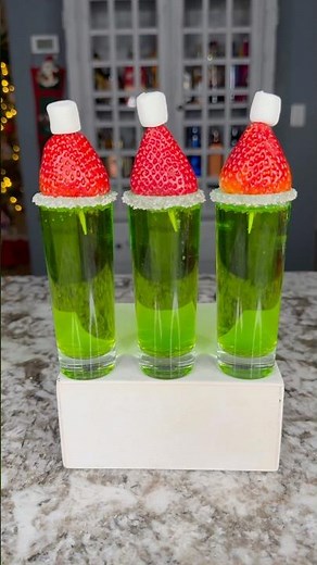 Grinch Christmas Shots !🎄🎅