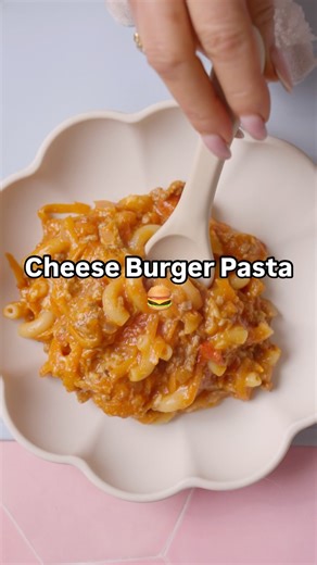 Cheeseburger Pasta 🍔 So you may be wondering what exactly is cheeseburger pasta, well it’s exactly what it says on the tin, all the best part of a cheeseburger turned into a delicious pasta dish that the whole family is going to love. The best part? It’s all cooked in one pan! I’ve already made it twice this week! Find this recipe and over 1,250 more on my app. You can get a 7-day free trial if you subscribe today! Ingredients — 2 tablespoons olive oil 100g onions, chopped 100g carrots, peeled 