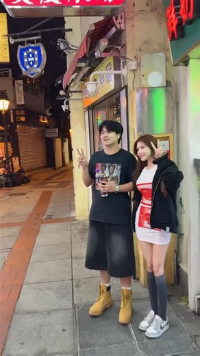 Siew Pui Yi 萧佩儿🤍 on Instagram: "Fans from Macau and Hong Kong have always been so nice during my visits ✨ which country is my fans from? Comment below"