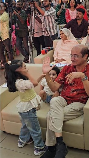 മുത്തശ്ശന്റെ കൂടെ കുസൃതി കാണിച്ചു പേർളി ചേച്ചിയുടെ മകൾ നിള!!🥰🥰 Pearley maaney show #pearlemaaney