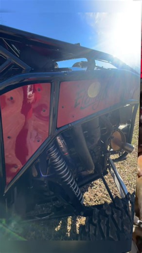 The “Ei8hty K” Pro Xp came to us for a fender delete and rear tied in bumper. The customer had a very specific image in mind and we took that and added some LmB flare! The Illusion Cherry and Gloss Black powder was layed down flawlessly by Screaming Turtle Specialty Coatings Big thanks to Jeremy Harper for the opportunity to be a part of the build! | LmB Offroad Customs LLC