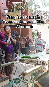 1.2M views · 7.1K reactions | Menahan sedih mendalam, tatapan kosong, saat Sang istri memandikan alm. Aipda Agus Eddy S - anggota polisi bundir di jembatan bangkung - petang | Pande Bali | Facebook