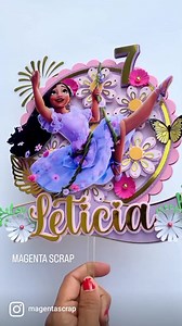 😱Topper Encanto 🌺🦋🥳 Aquí otro diseño propio, cómo todos los productos que ofrezco. Esta vez la temática fue encanto. #topperpersonalizado #Topper #topperencanto #topperparatorta #topperdepapel #partyencanto #cumpleaños #cumpleañosencanto #CumpleañosTopper #papercraft #crafter #scrapbook #diseño #magentascrap | Magenta Scrap