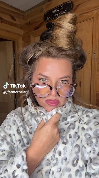 Still my favorite trend! #women #prank #shifter #farmer | farmer girl