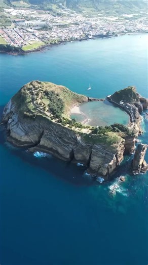 The Azores are raw, wild, and unforgettable. Here, nature still rules — powerful, untamed, and absolutely breathtaking. It’s not a typical holiday. It’s an experience that stays with you long after you leave. 🗺 To help you explore this remote paradise, I created an interactive Azores guide — with hikes, viewpoints, and hidden gems across several islands. All tested on the ground, all available offline. 🔗Link in bio 👆🏼 #Azores #AzoresIslands #WildPortugal #AtlanticEscape #HiddenGems