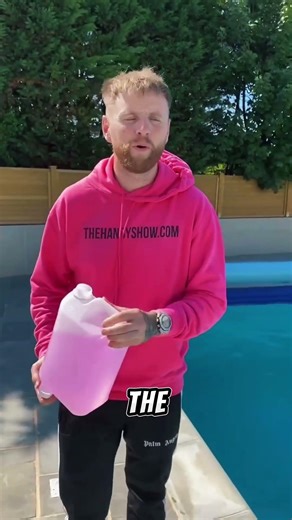 Pool changes color and catches him red-handed 🔴