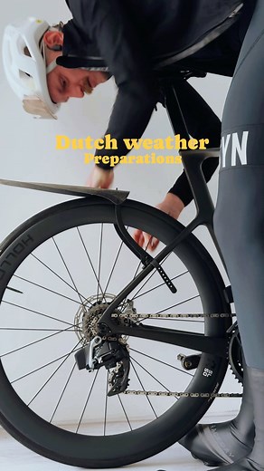 59K views · 23 comments | We have an extremely wet winter this year. So much rain on a weekly basis that roads are mostly wet. Then it’s nice to have a fender that takes 30 seconds to click on. If you also want to keep your ass dry I have a link for the product in my bio. #cycling #badweather | Fietsbenen | Facebook