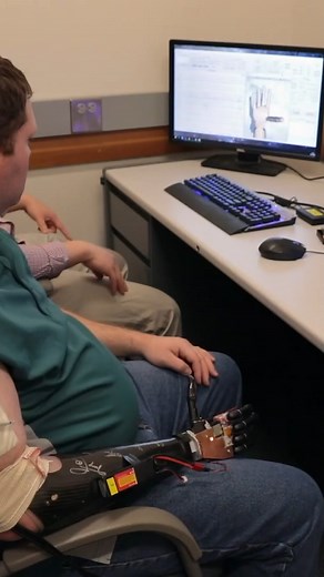 Prosthetic Mind-Controllable Robotic Hand Uses AI 🤖 | Interesting Engineering