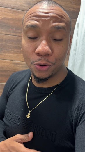 Amor me bloqueó: Humor sobre relaciones y presiones