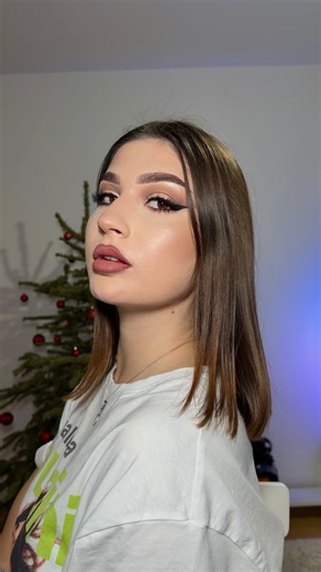 Alix 🩷 on Instagram: "2016 makeup tutorial 😍 bring back this type of makeup #foryoupage #makeup #2016makeup #nostalgia"