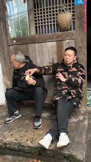 Funny Clip ! Laughing 😃 😀 😄 😁