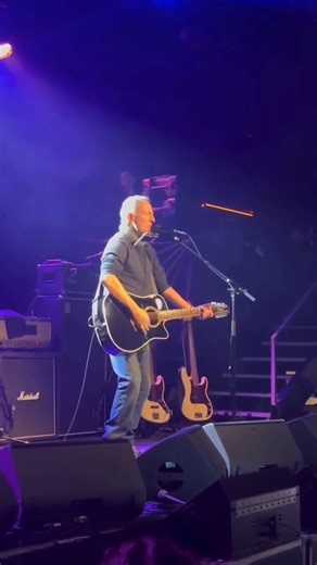 Bruce Springsteen plays with Tom Morello against ICE Benefit In Minneapolis... | Music and Roll Diaries