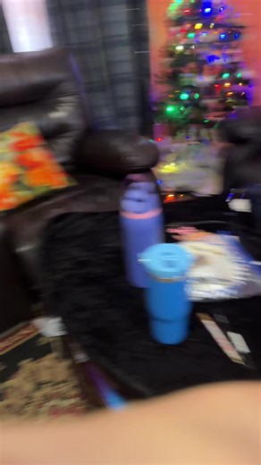 ellie_b_5 (@ellie_b_5)’s videos with mage tears cats in the cold - diet coke enjoyer