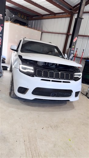 🏎HP house🔥 on Instagram: "2020 track hawk came in for engine rebuild & stage 3+ package 🧑🏻‍🔬🧑🏻‍🏭👨🏻‍💻🧑🏻‍🔧"