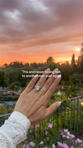 JÚLIA DA MATA on Instagram: "🙏🏼🙏🏼🙏🏼 amen #Proposal #engagement #wedding"