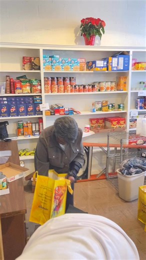At the E!! Epworth Chapel UMC, Baltimore, we are blessed to be a blessing and seek to serve like Christ. Today, our Mission, Outreach, and Faith in Action Team (MOFAT) and the SOUL Market are packing and distributing free Thanksgiving meals to our community. God is able. | Epworth Chapel UMC, Baltimore
