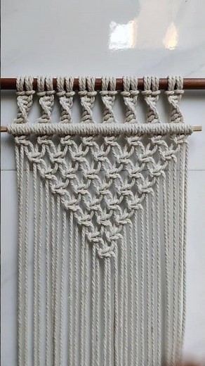Easy Macrame Wall Hanging #macramewallhanging #wallhanging #walldecor #macramedesigns #beginners