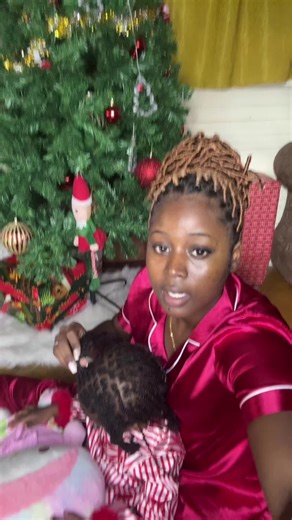 I was so excited to see if any of my family members came in to send greetings but they never did😌 tune in t TVJ this Christmas 3 times a day everyday to see if your family is sending greetings #fyp #christmas #babiesoftiktok #funnyvideos
