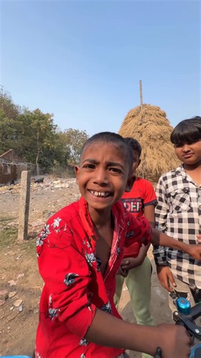 Haste Hobe on Instagram: "আমি দাঁড়ি আছি তুর গাঁড়ে লাগছে 😠🤣 . . . . #funnyvideos #funny #funnyreels #reels #viral #comedy #trending #foryou #instadaily #explore #explorepage #trendingreels #trendingsongs #hastehobe #comedyvideos #comedyvideo #memes #meme"