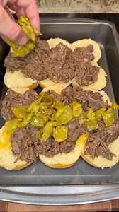 6.5K views · 88 reactions | Crockpot Chuck Roast Sliders | Easy Recipe #easyrecipe #simplemeals #crockpotrecipes #crockpotmeals #chuckroast #sliders | EatingwithEdward | Facebook