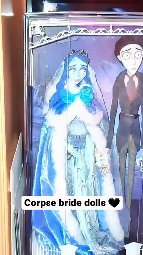 These are definitely one of the gems in my collection 🖤 which pairing is your favorite? I cant decide 🤣#corpsebride#emily#victorvandort#timburton#stopmotion#johnnydepp#helenabonhamcarter#corpsebridedoll#corpsebridedolls#corpsebridefigure#mcfarlanetoys#junplanning#nightmarebeforechristmassally#nightmarebeforechristmas#sallynightmarebeforechristmas#victoriacorpsebride#victoria