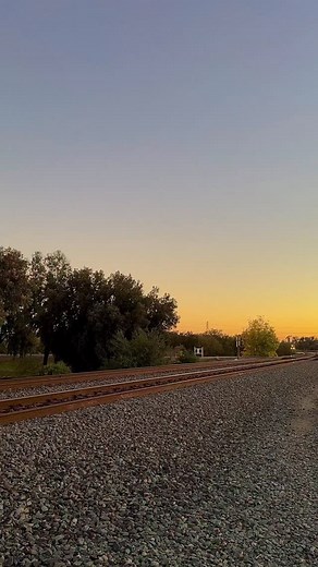 Sunset SP. @uprr • • • #southern #pacific #sunset #unionpacificrailroad #uprr #trains #foam #choochoo #railfan #railfanning #trainspotting #FeaturedRail #trains_worldwide #trains_of_instagram #trains_of_our_world #railsupracy #rails #diesel #diesel_locomotive_shop #diesellocomotive #rail_photos #railphotos_usa #railfannation #pocket_rail #railfan_features #allaroundrail #trb_express #daily_crossing #trains_everyday #the_loco_shop | Hudson Sheats