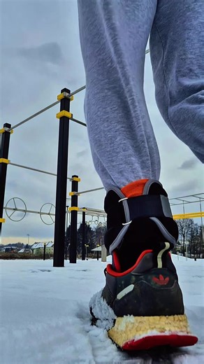 Conservation of Energy Energy cannot come from nowhere. ❌ Second Law of Thermodynamics Random RF noise cannot be converted into continuous work without a temperature or energy gradient. ❌ No peer-reviewed evidence No reproducible experiments No independent verification No published measurements 20 pullups in -3°