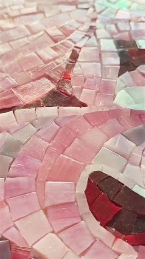 Exquisite mosaic patterns, crafted with ingenuity, create artistic designs that are delicate and refined, enhancing the aesthetic style of any space. #marblemosaic #houseinterior#tilesetter #mosaictiles #mosaicpattern