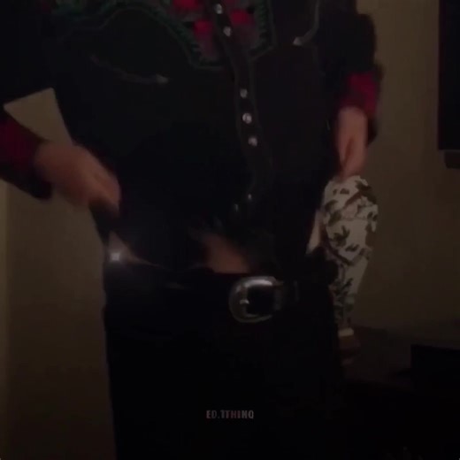 Ed Helms Apologizes in Adorable Bed Scene