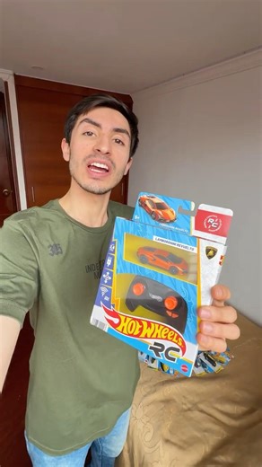 I found a remote-controlled Hot Wheels car 🚖