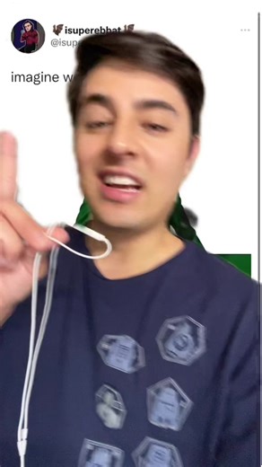 The Batman's Riddler Costume Revealed by Emmett | DC ComicTok