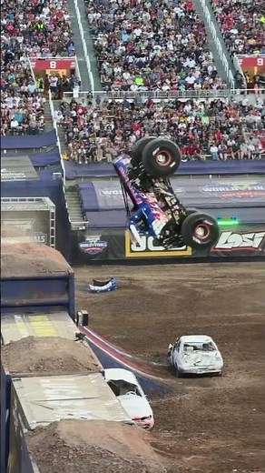 Monster Jam World Finals EL TORO LOCO USA FREESTYLE!