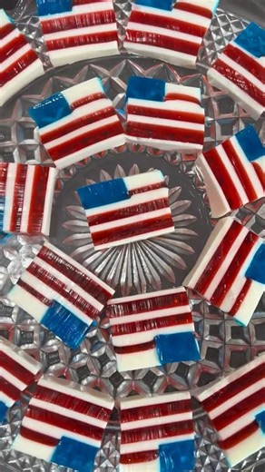I Tried Making Patriotic Flag Jello Jigglers & It Took Me Two Tries! 🇺🇸