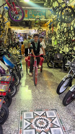 🚲 بايسكل ثلاثي قوي يتحمل الأوزان 💪 إذا تريد بايسكل عملي للشغل اليومي أو لنقل البضاعة، فهذا هو الاختيار المناسب. ✅ هيكل قوي ومتين ✅ يتحمل أوزان ثقيلة ✅ ثابت وسهل بالقيادة ✅ مناسب للشغل والتوصيل والاستخدام اليومي ✅ جودة واعتمادية وسعر منافس لا تضيع وقتك بالدراجات الضعيفة، خذ بايسكل يخدمك ويتحمل معك سنين. 📍العنوان: بغداد – شارع فلسطين 📞 للاستفسار: 07733592574 متوفر الآن بكمية محدودة، احجز قبل نفاد الكمية. #بايسكل_بنات #بايسكل_ياباني #معرض_أبو_سجاد #الهم_صلي_على_محمد_وأل_محمد #معرض_ابوسجاد_للباي