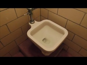 [315] 1960's(?) State park showerhouse with 1950's fixtures!