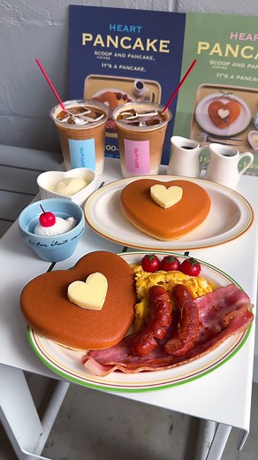 新大久保で楽しむ幸せのハートパンケーキ