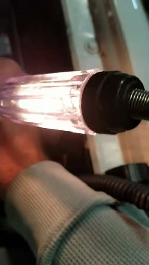 Simple fuse test with basic test light