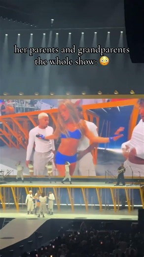 #tatemcrae #tour #dancing #concert #fail #misspossessivetour #liveperformance #deargod #fyp #shorts