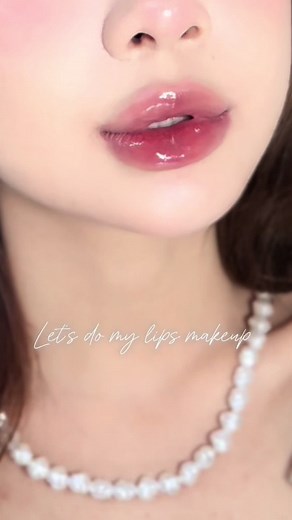 Lip Makeup Tutorial for Juicy Lips and Perfect Pout