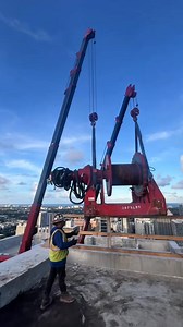 Watch in real time as we perform tandem Spyder crane picks to complete the dismantling of our 35-ton Derrick. Project: X Las Olas Crane: @uscranesGC: MoriarityClient: MC Velar Construction 🏗 We have an extensive fleet of state-of-the-art tower cranes for your next project! Including:⁣⁣⠀🔹Potain MR 90b🔻Potain MR 295🔹Potain MR 415🔻Potain MR 418🔹Potain MR 608🔻Potain MDT 389🔹Potain MDT 489🔹Potain MD 509🔻Potain MD 569🔹Favco M220d🔻Favco M440E (diesel)🔹Favco MK440E (electric)🔻Favco M760D☎️
