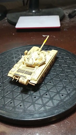Revell 1/72 T-72M Showcase