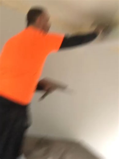 Smooth Textured Ceiling with Gypsum Plastering Techniques