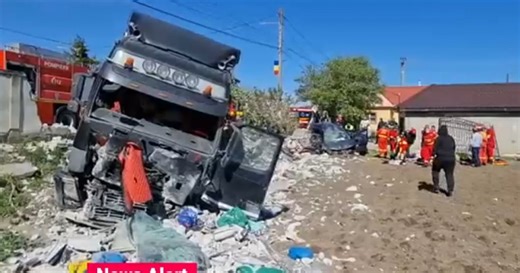 Accident grav în apropiere de Năvodari: Un bărbat și o femeie au murit în urma impactului dintre un TIR şi două autoturisme