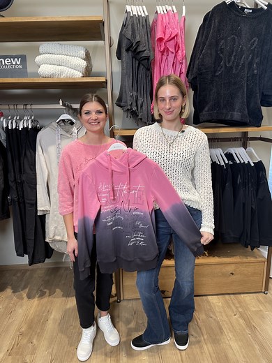 Unsere neue SOCCX Kollektion Lisbon Stories ist jetzt im Store und Online für euch erhältlich. Unser Model zeigt euch unsere favourite Looks. Viel Spaß beim shoppen! 🤩💕 https://cadscx.com/lisbon-stories #Soccx #CampDavid #LisbonStories #Women #Fashion | SOCCX