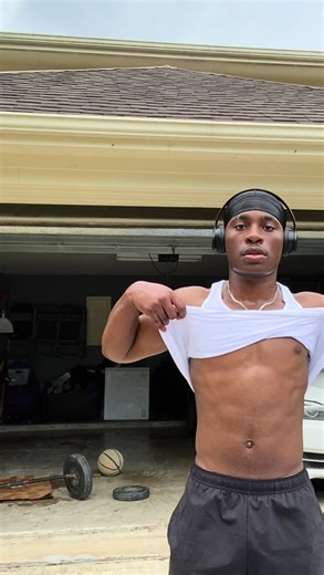 Dreams don't work unless you do. #fitness #discipline #athomeworkouts #motivation #athomeworkouts